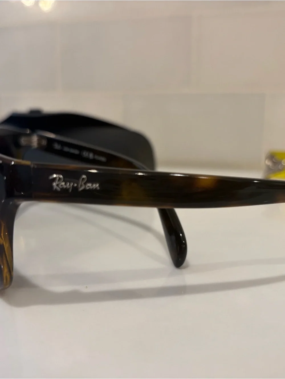 Ray-Ban Men's Tortoiseshell Frame with Brown Gradient Lenses Sunglasses